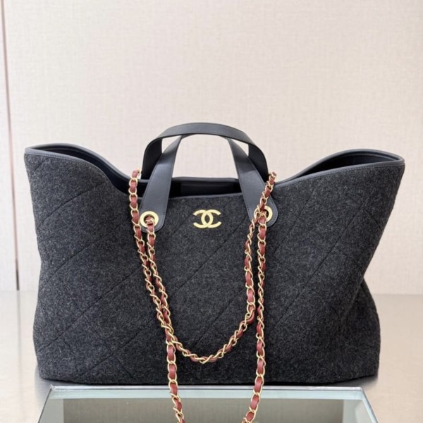 جنطة شانيل ماكسي